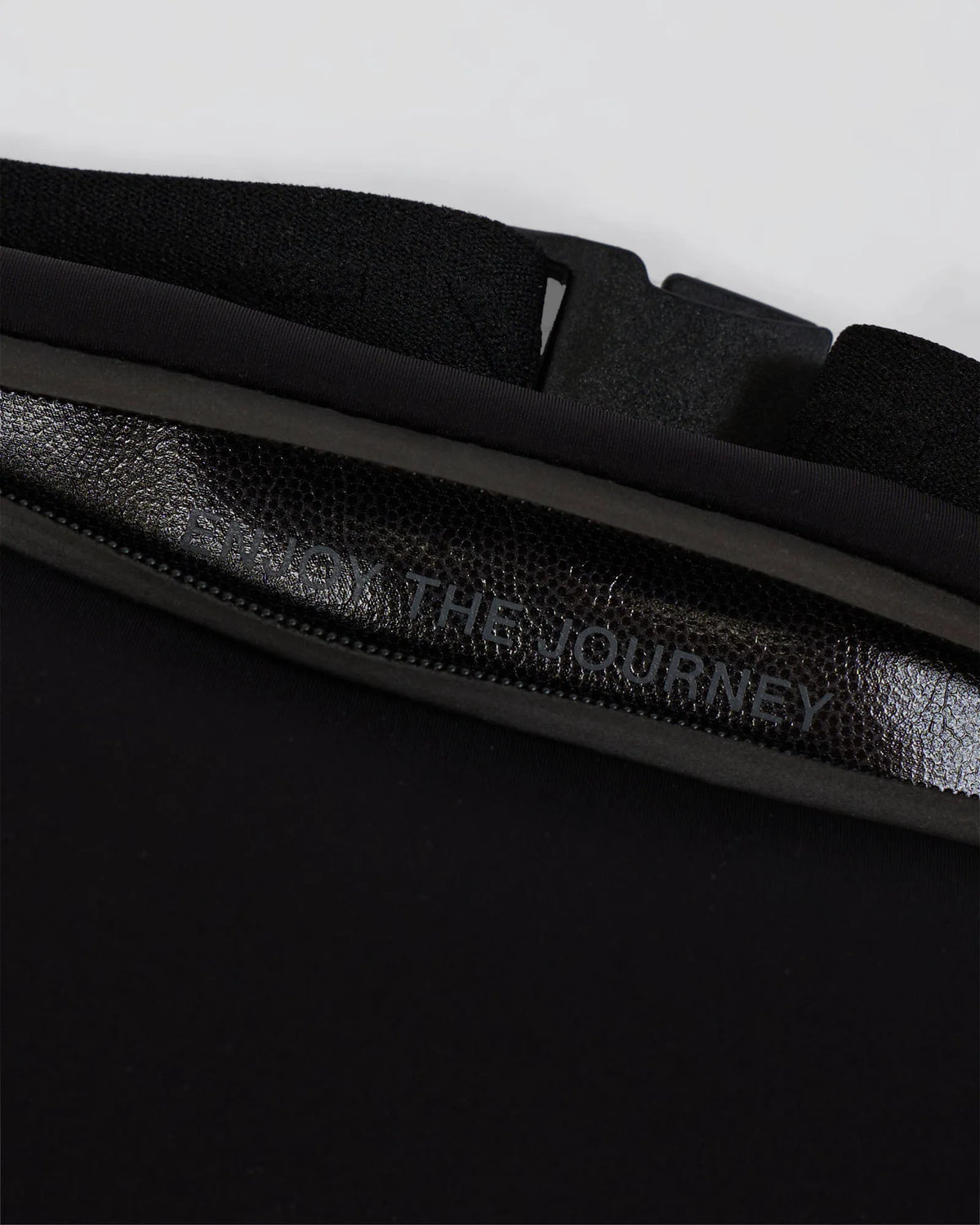 Accelerate Run Belt - Black/Reflective