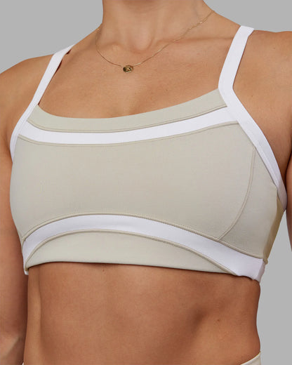 Abs Ignite Sports Bra - Shale Beige/White