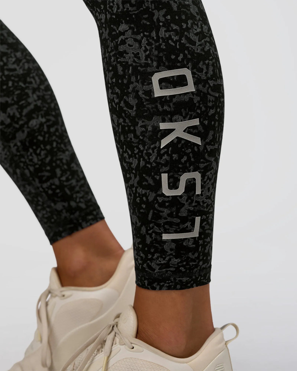 Energy Print Black-Reflective